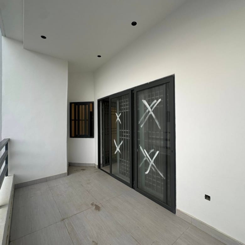 Appartement neuf de 3 chambres à Fidjrossè Akogbato 11