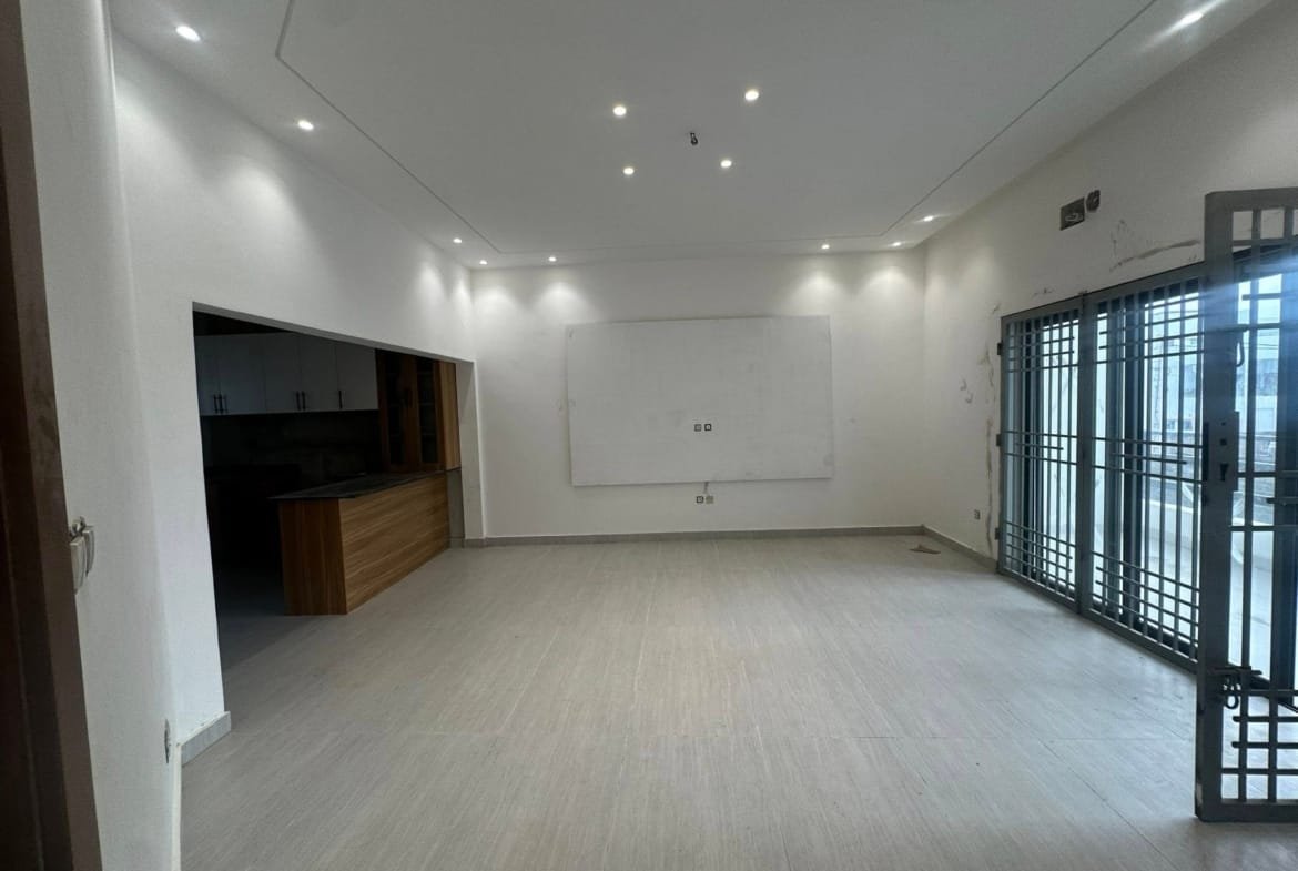 Appartement neuf de 3 chambres à Fidjrossè Akogbato
