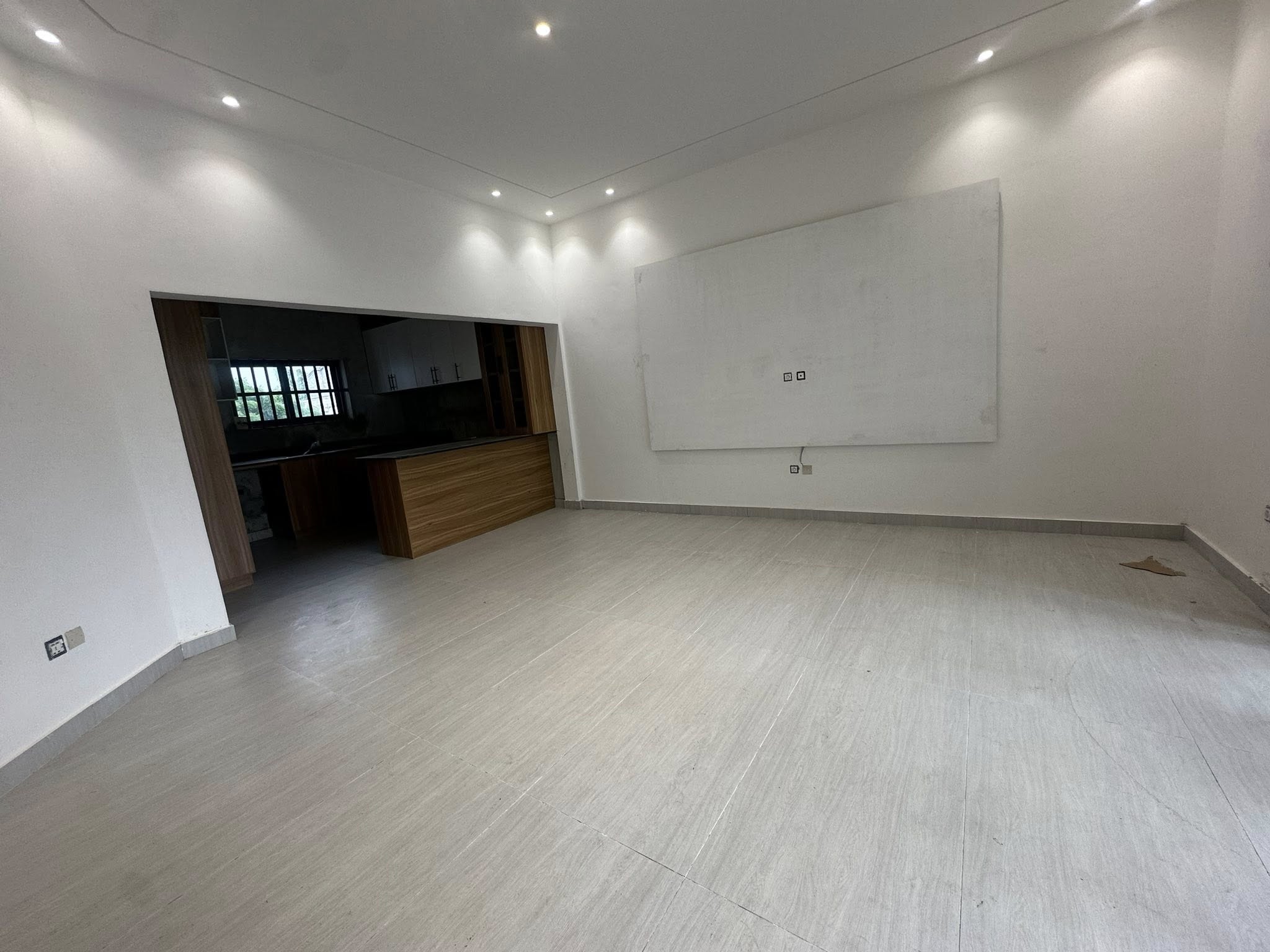 Appartement neuf de 3 chambres à Fidjrossè Akogbato 12 Appartement neuf de 3 chambres à Fidjrossè Akogbato 12
