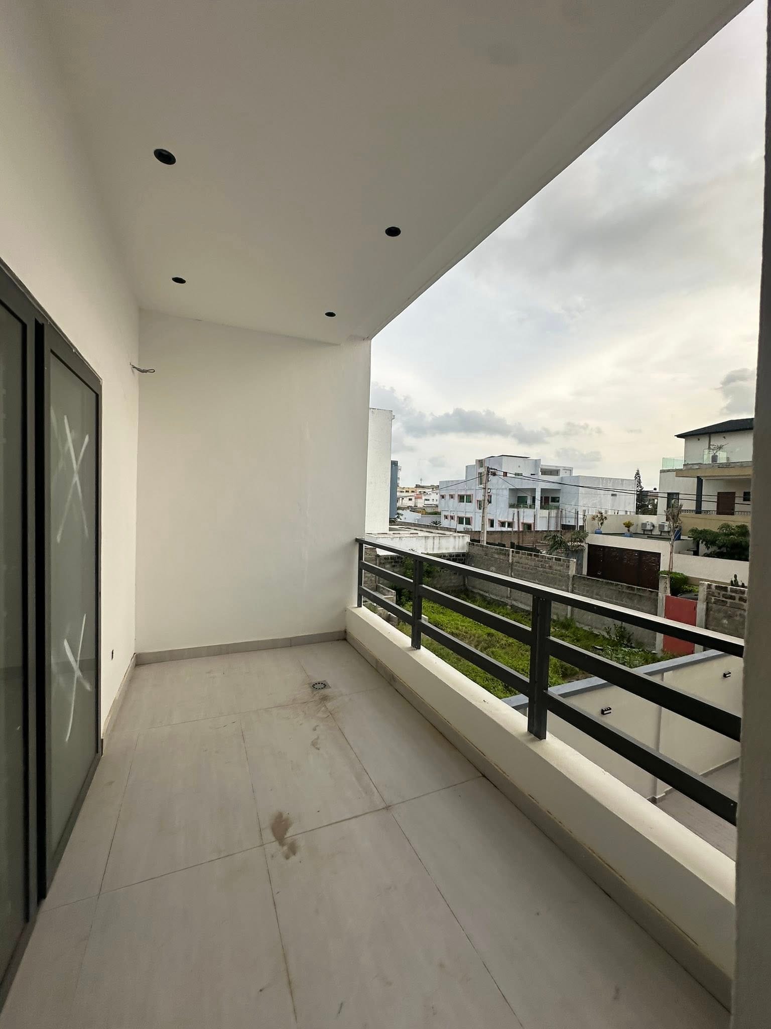 Appartement neuf de 3 chambres à Fidjrossè Akogbato 19 Appartement neuf de 3 chambres à Fidjrossè Akogbato 19