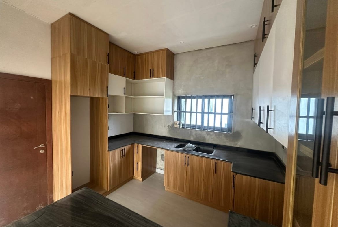 Appartement neuf de 3 chambres à Fidjrossè Akogbato 3
