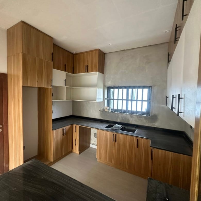 Appartement neuf de 3 chambres à Fidjrossè Akogbato 3