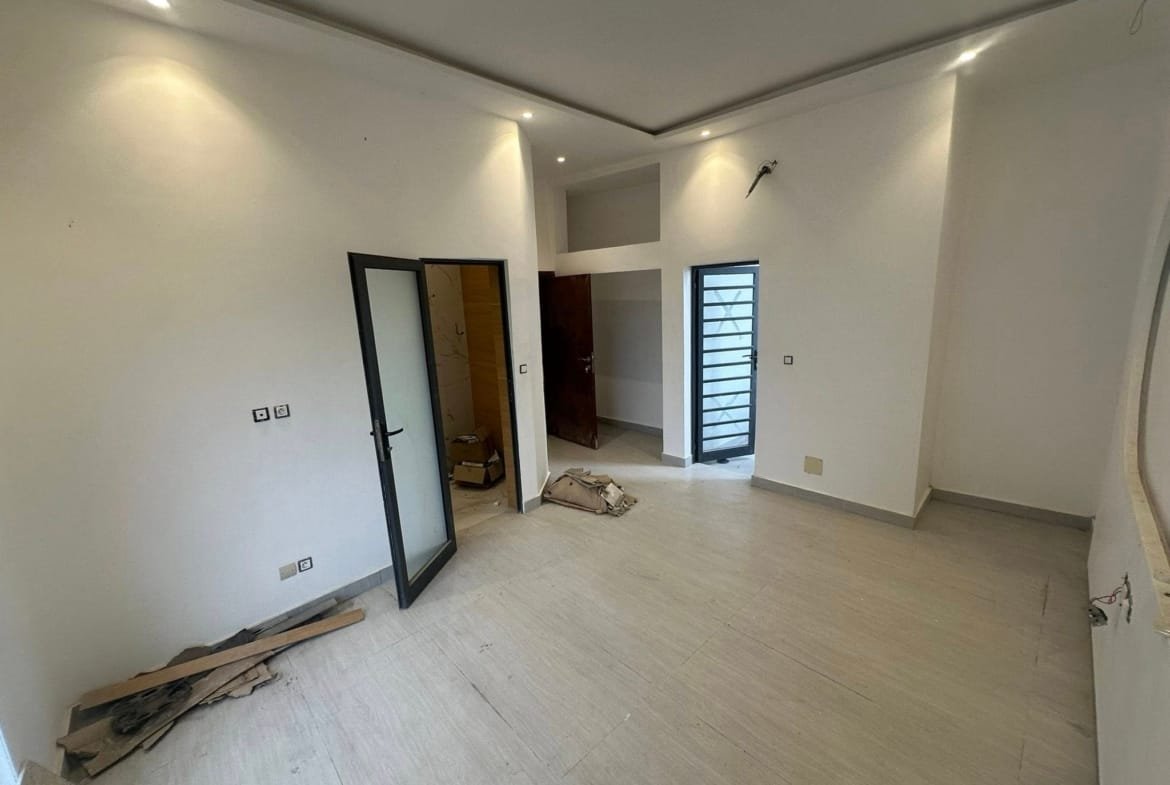 Appartement neuf de 3 chambres à Fidjrossè Akogbato 4