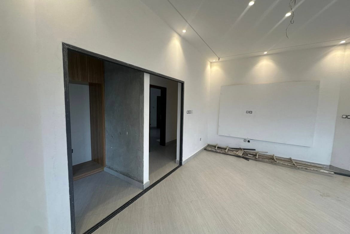 Appartement neuf de 3 chambres à Fidjrossè Akogbato 5