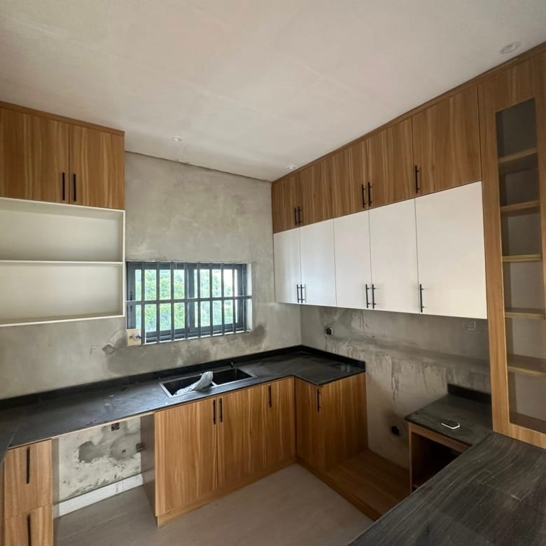 Appartement neuf de 3 chambres à Fidjrossè Akogbato 7