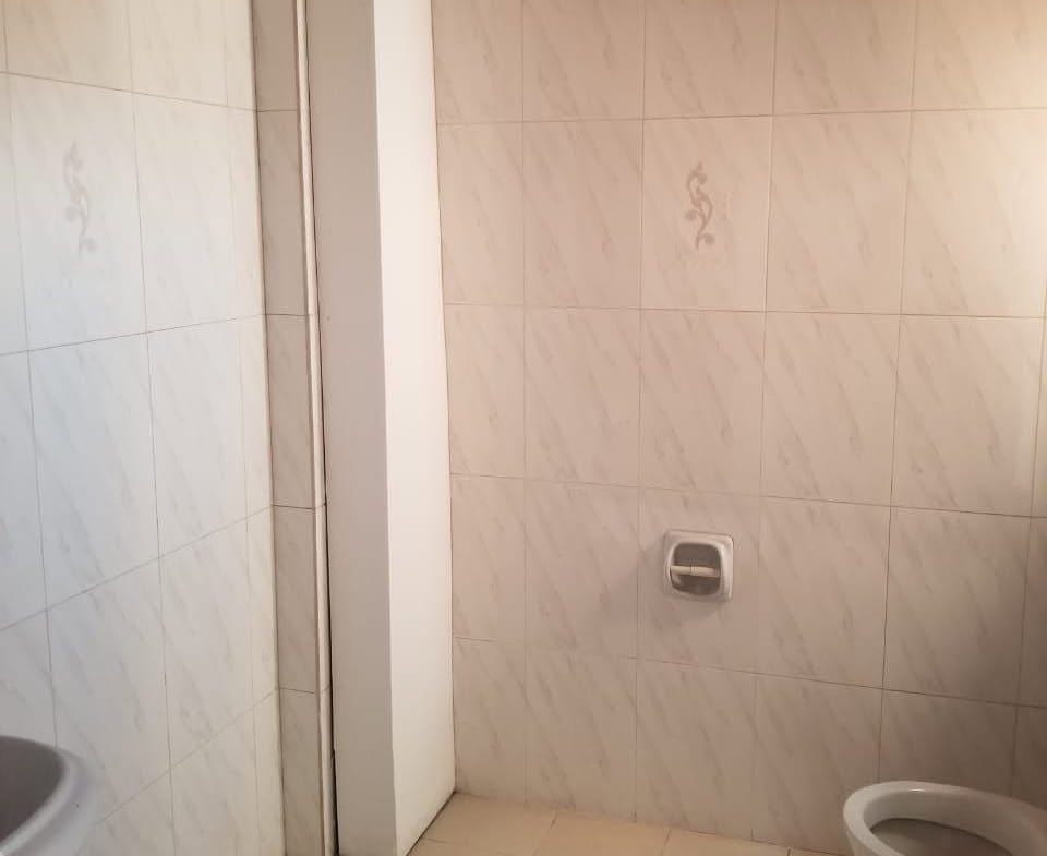 Bureau professionnel à louer à Guinkomey Ganhi 7