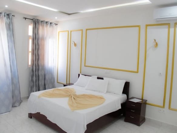 Hôtel avec piscine à vendre à Agbodrafo 4