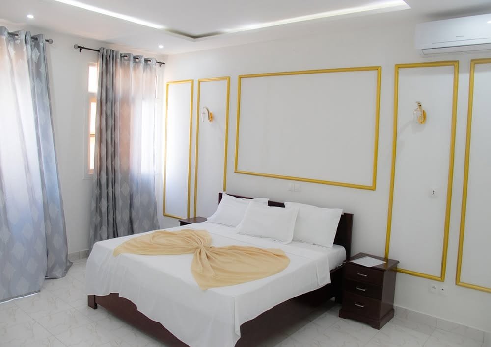Hôtel avec piscine à vendre à Agbodrafo 4