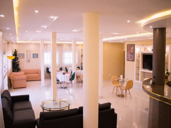 Hôtel avec piscine à vendre à Agbodrafo 5