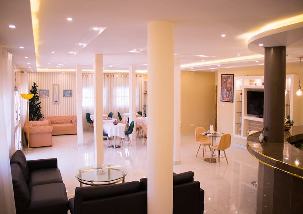 Hôtel avec piscine à vendre à Agbodrafo 5