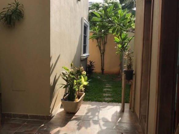 Immeuble R+2 de 8 chambres à Akpakpa Zone des Ambassades 11