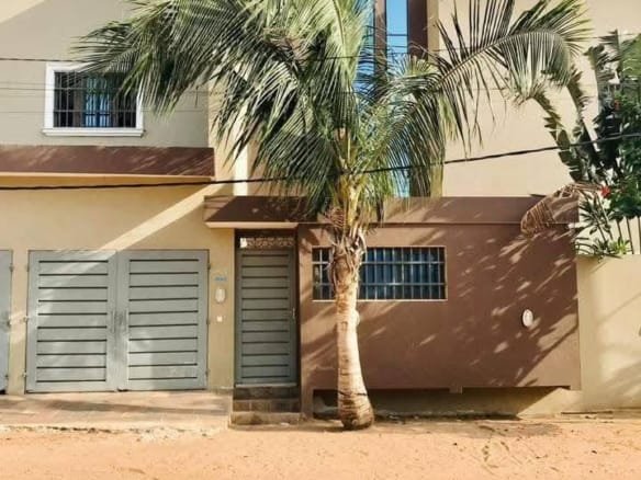 Immeuble R+2 de 8 chambres à Akpakpa Zone des Ambassades 2