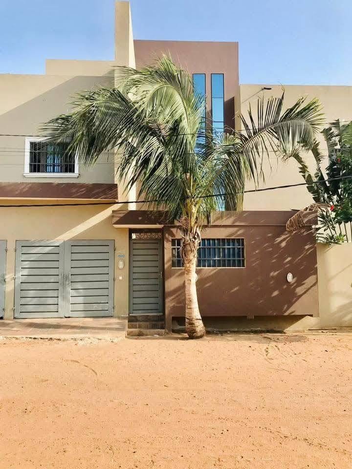 Immeuble R+2 de 8 chambres à Akpakpa Zone des Ambassades 2