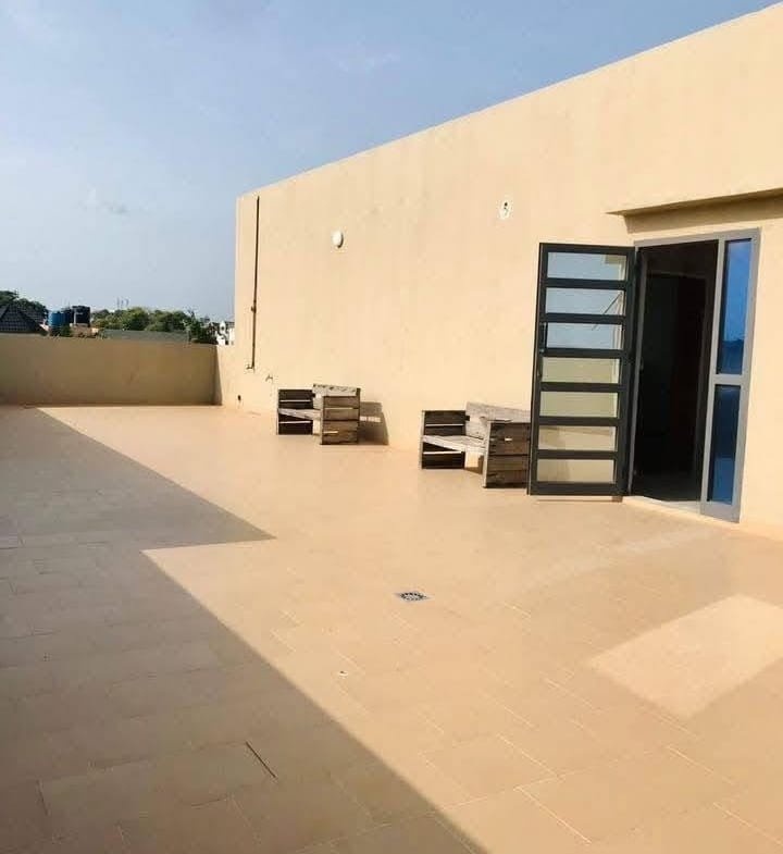 Immeuble R+2 de 8 chambres à Akpakpa Zone des Ambassades 6