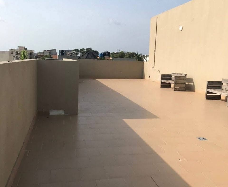 Immeuble R+2 de 8 chambres à Akpakpa Zone des Ambassades 7