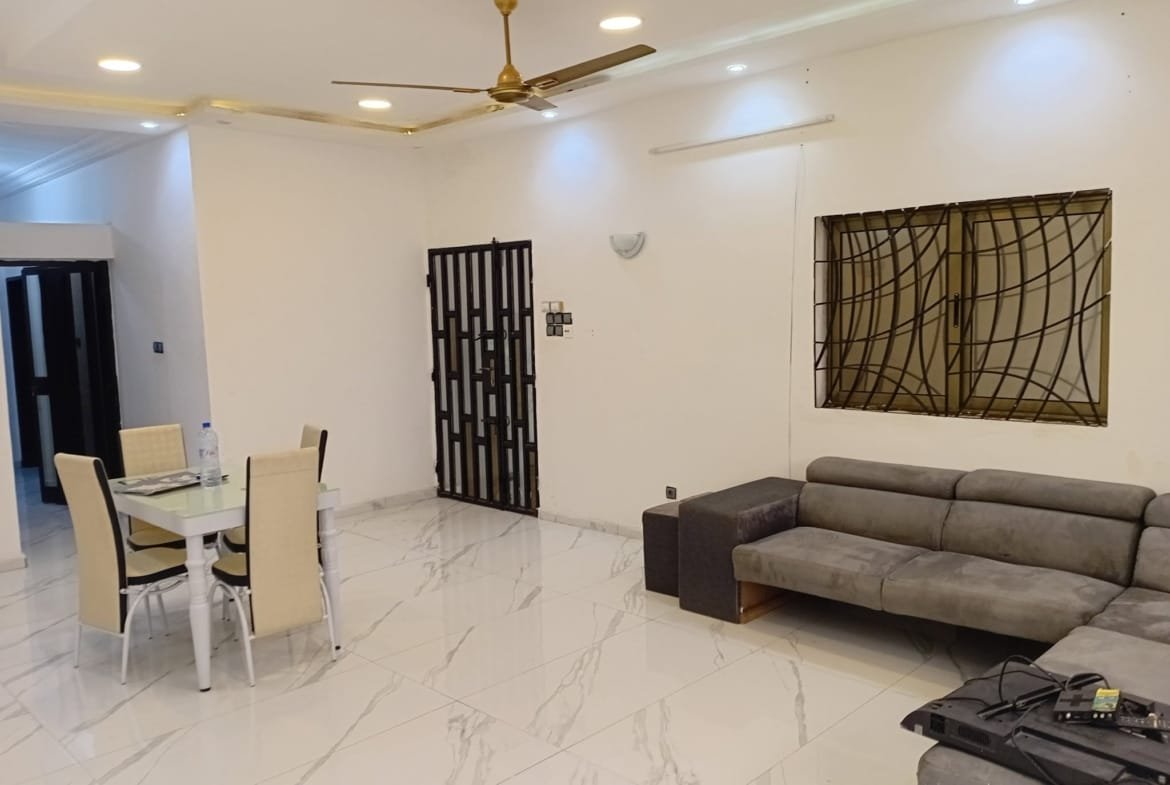 Immeuble locatif R+2 à vendre à Agblangandan 2