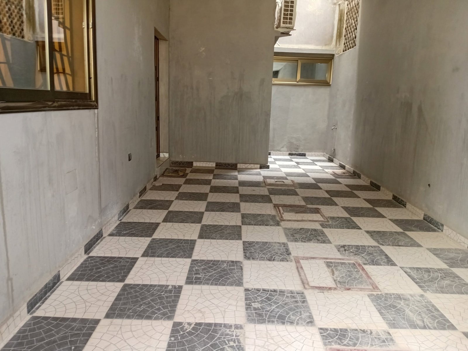 Immeuble locatif R+2 à vendre à Agblangandan 5