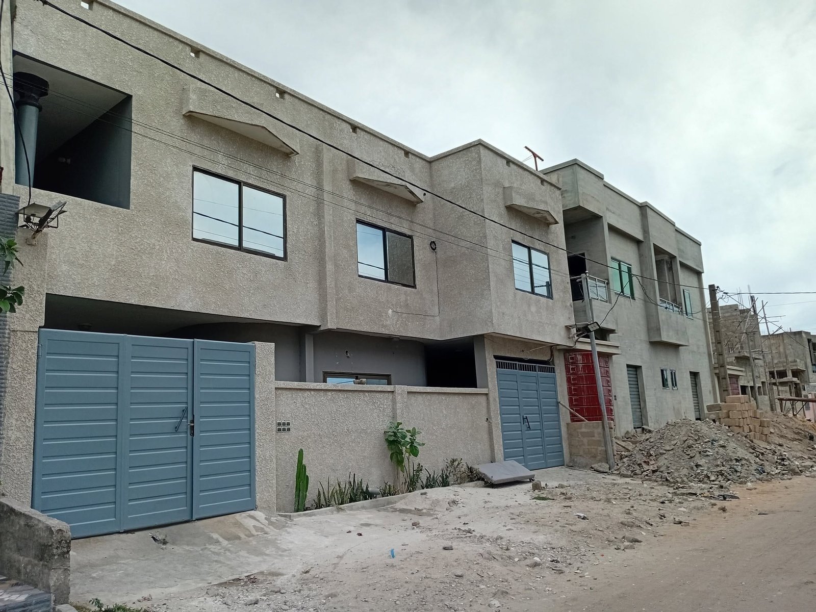 Immeuble locatif R+2 à vendre à Agblangandan 8
