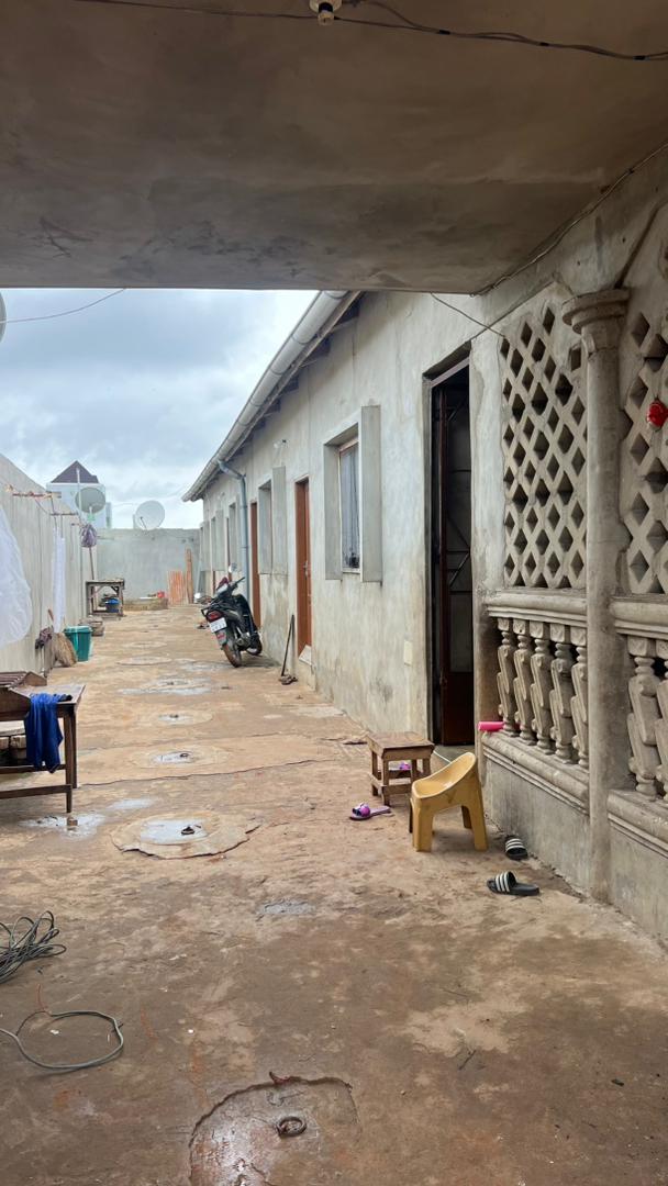 Maison locative rentable à Okoun Sèmè 4 Maison locative rentable à Okoun Sèmè 4