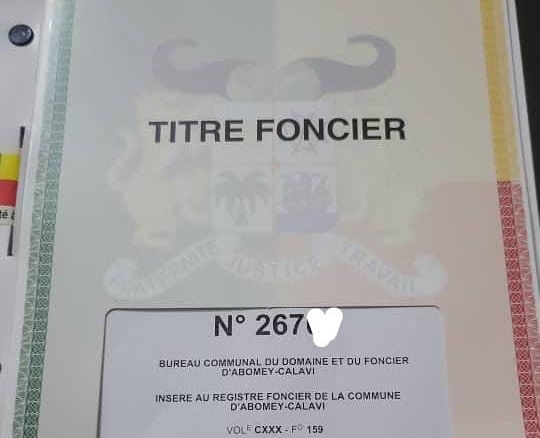 Parcelle clôturée avec TF à Calavi Aïtchédji