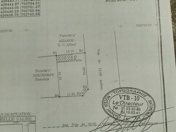 Parcelle clôturée en angle de rue à Fidjrossè Akogbato 4