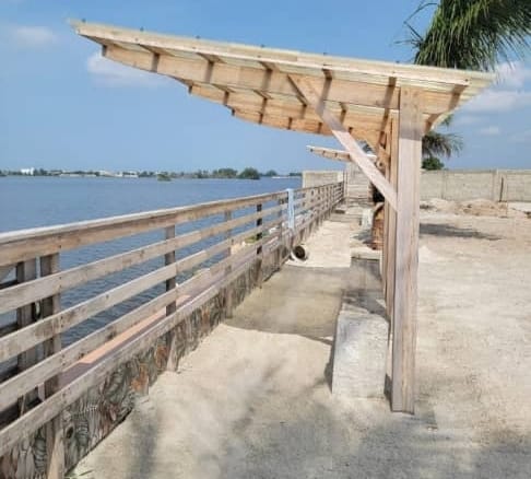 Parcelles clôturées dans une cité avec lac à Dekoungbé