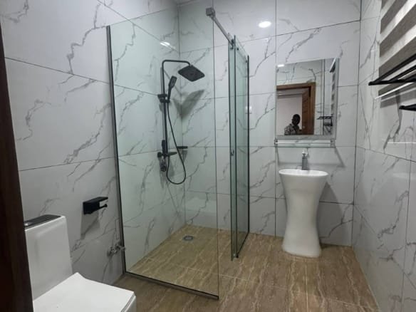 Résidence neuve d'appartements meublés à Fidjrossè Plage 15