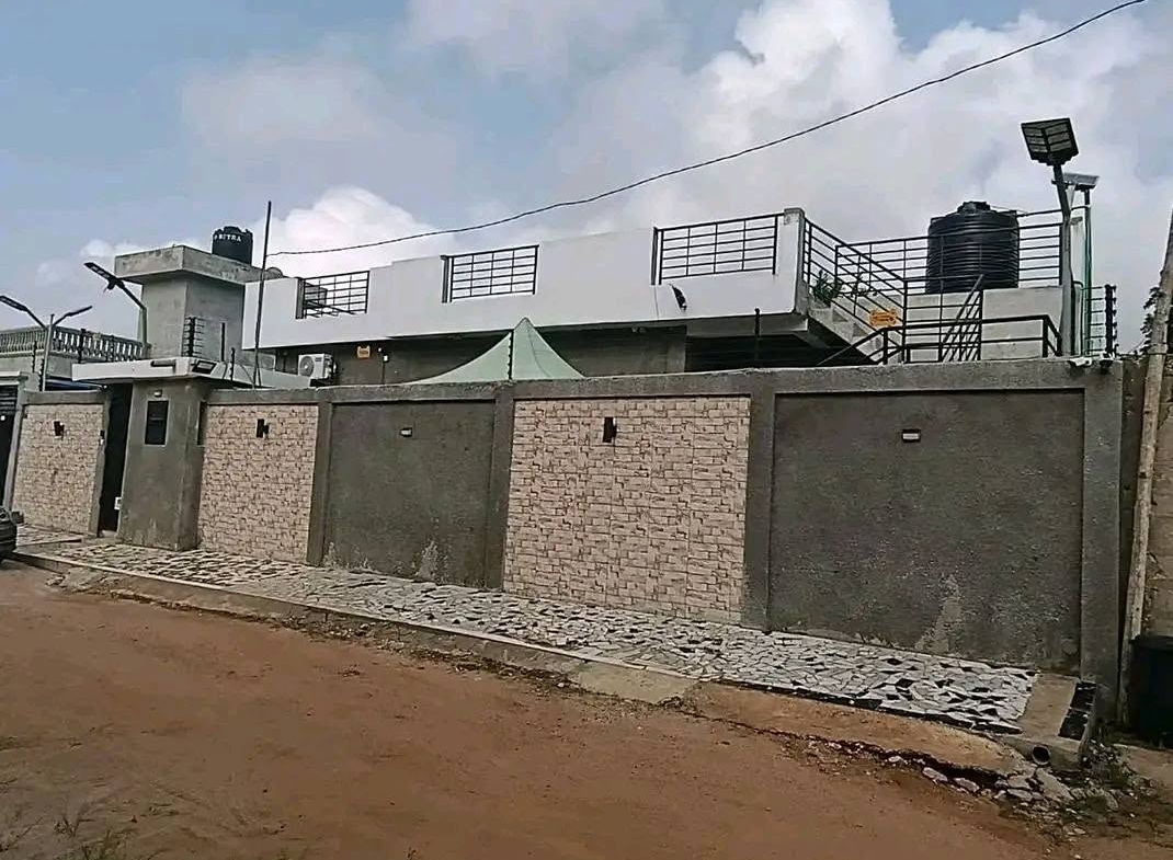 Villa 3 chambres à Pahou Adovié 8