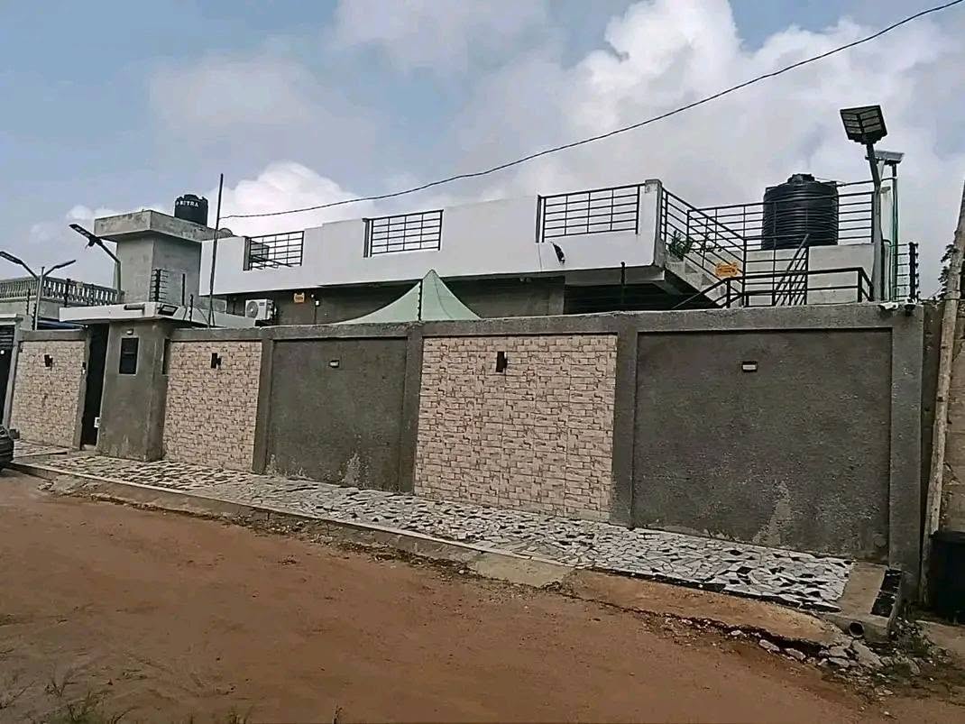 Villa 3 chambres à Pahou Adovié 8