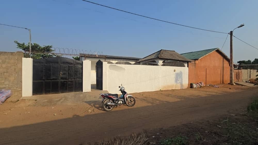 Villa 4 chambres avec titre foncier à Aïtchedji 2