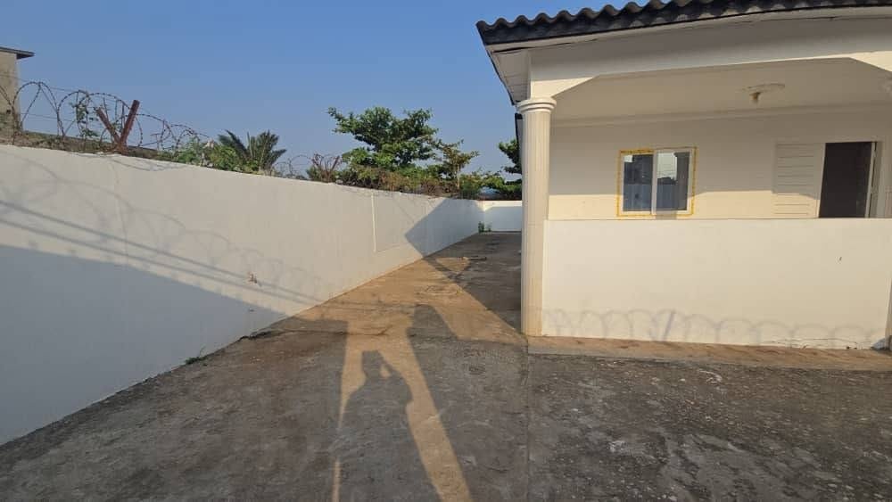 Villa 4 chambres avec titre foncier à Aïtchedji 5
