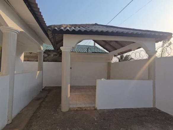 Villa 4 chambres avec titre foncier à Aïtchedji 6