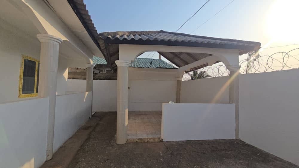 Villa 4 chambres avec titre foncier à Aïtchedji 6
