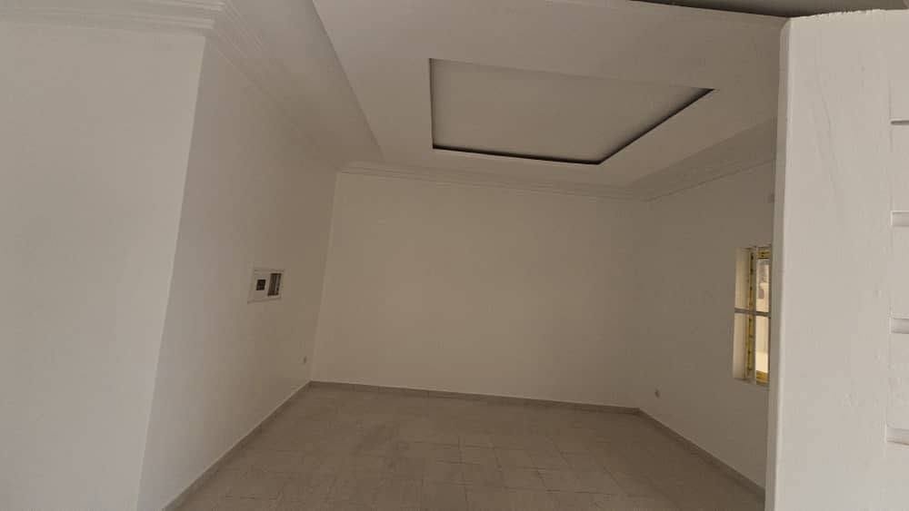 Villa 4 chambres avec titre foncier à Aïtchedji 8