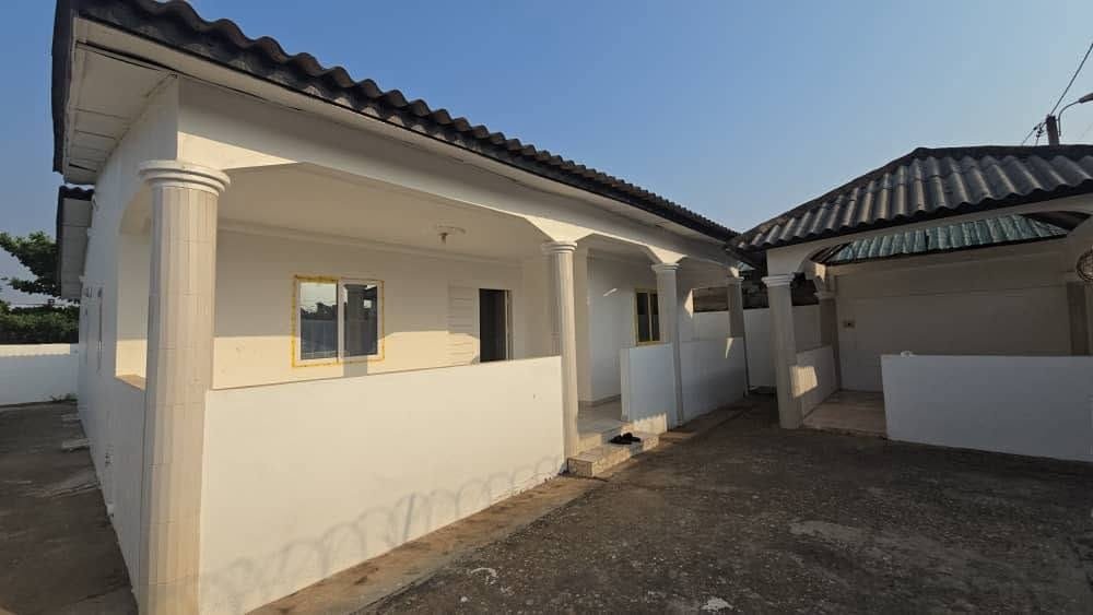 Villa 4 chambres avec titre foncier à Aïtchedji Villa 4 chambres avec titre foncier à Aïtchedji