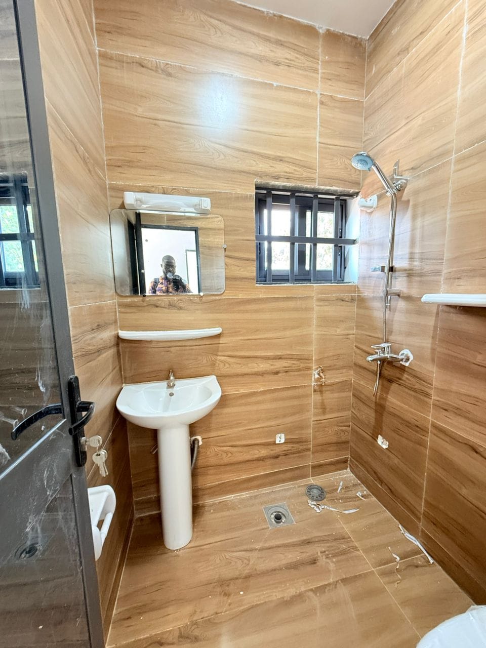 Villa R+2 avec boutique à Calavi Aïtchedji 8