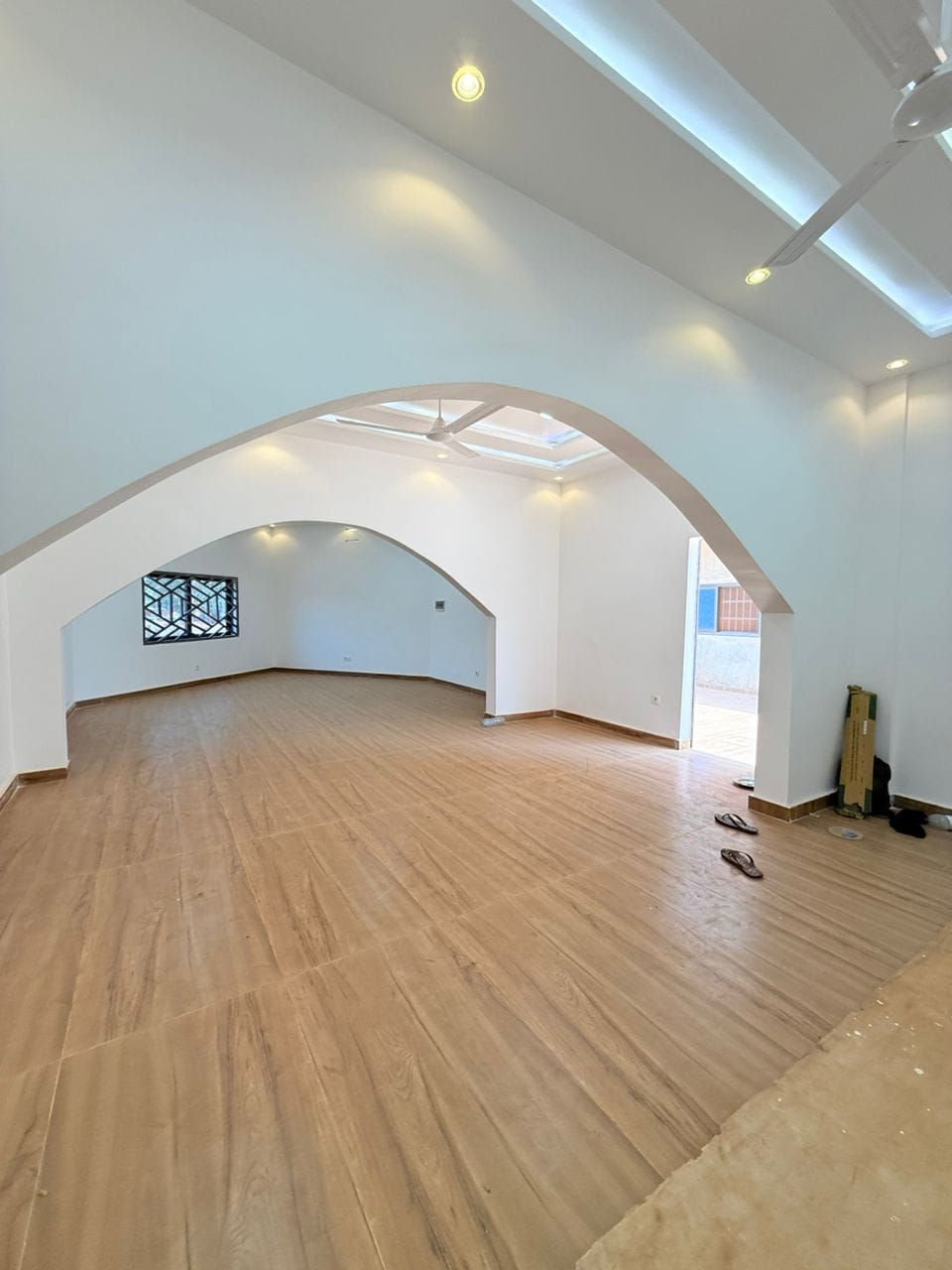 Villa R+2 avec boutique à Calavi Aïtchedji