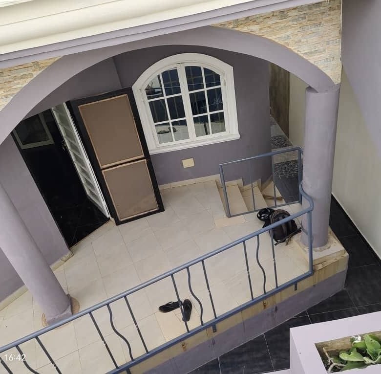 Villa à vendre à Calavi Aïdègnon 4