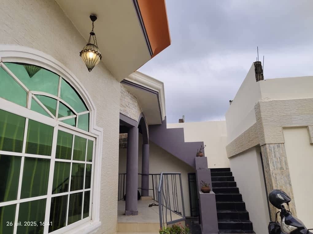 Villa à vendre à Calavi Aïdègnon 5