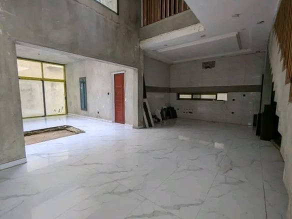 Villa avec grand jardin à Sèmè Podji PK10 Marina 3