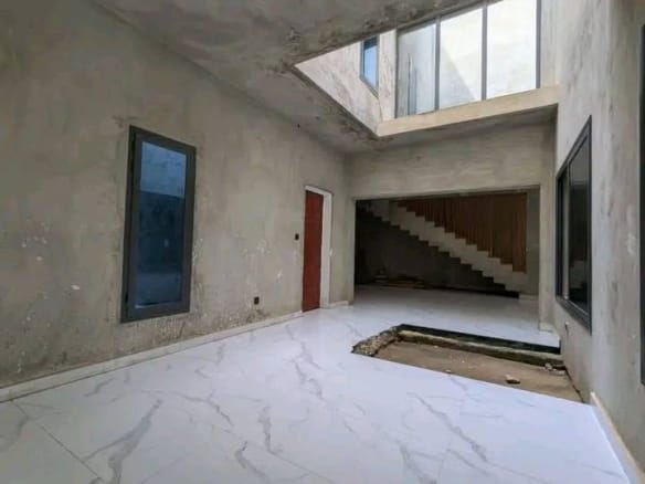 Villa avec grand jardin à Sèmè Podji PK10 Marina 4