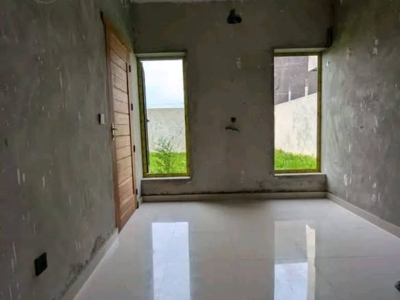 Villa avec grand jardin à Sèmè Podji PK10 Marina 7