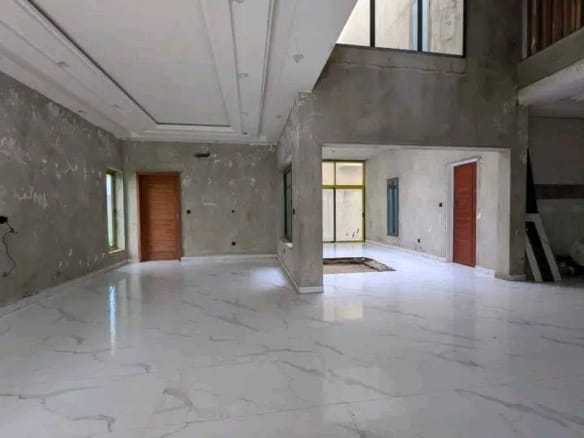 Villa avec grand jardin à Sèmè Podji PK10 Marina 8