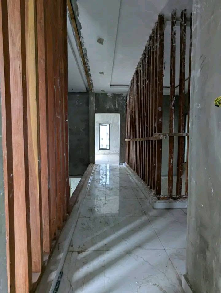 Villa avec grand jardin à Sèmè Podji PK10 Marina 9