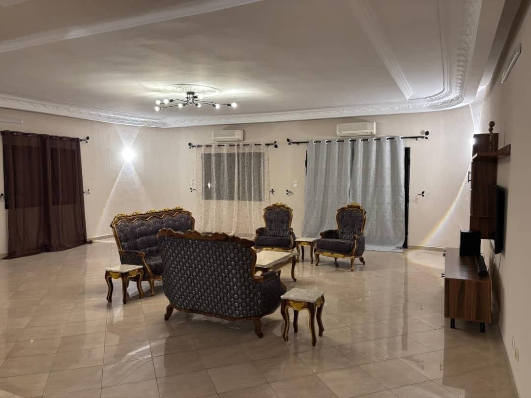 Villa avec grand jardin et terrasse à Ouidah 10