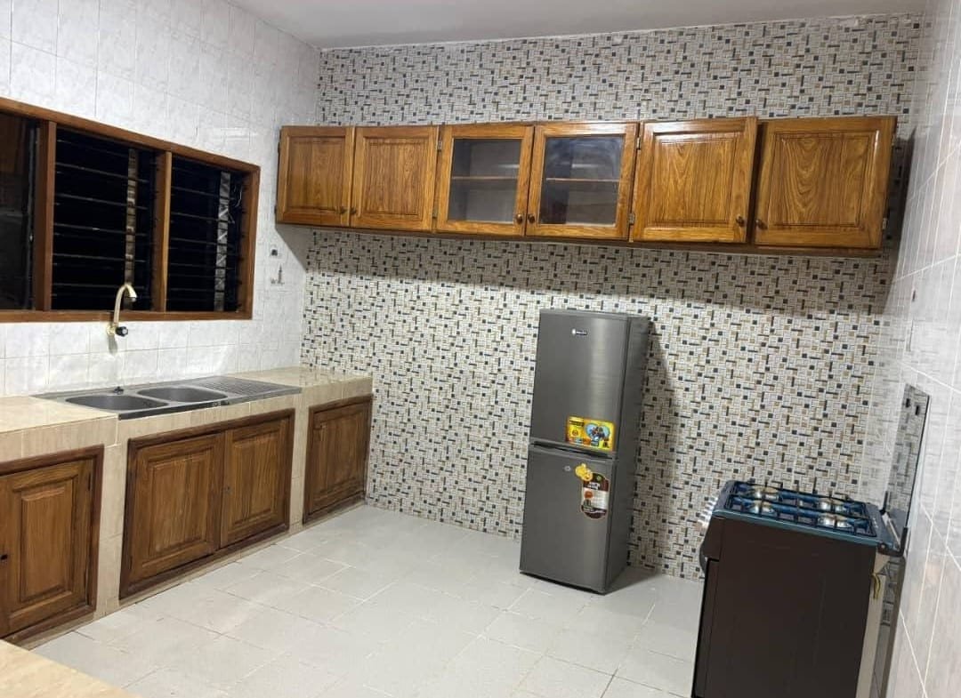 Villa avec grand jardin et terrasse à Ouidah 12