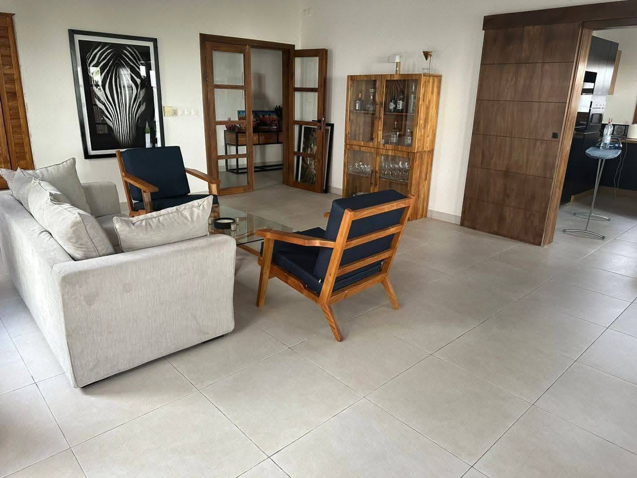 Villa avec jardin et piscine à Fidjrossè Plage 13