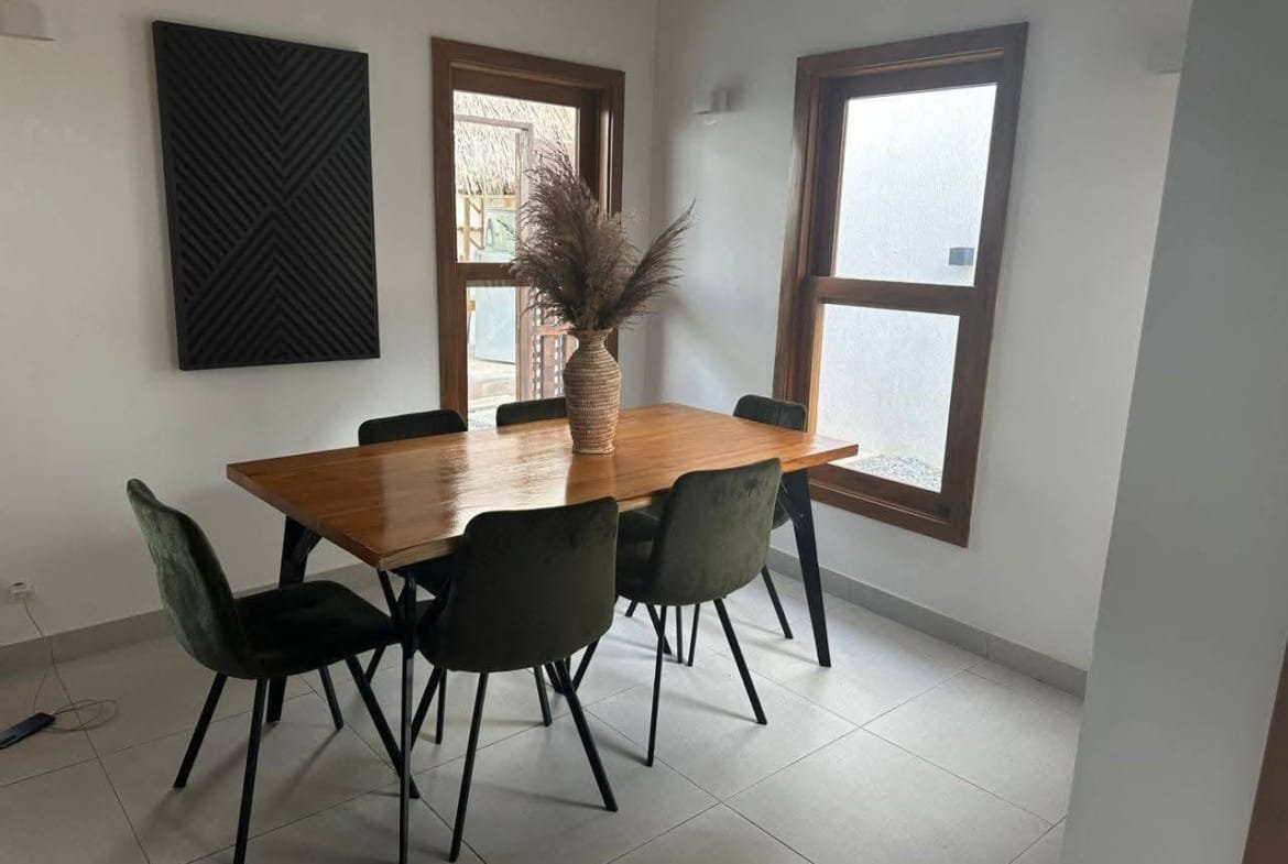 Villa avec jardin et piscine à Fidjrossè Plage 23