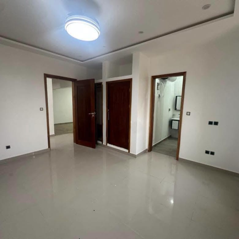 Villa avec piscine à vendre à Fidjrossè Club des Rois 10
