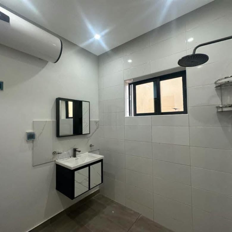 Villa avec piscine à vendre à Fidjrossè Club des Rois 11